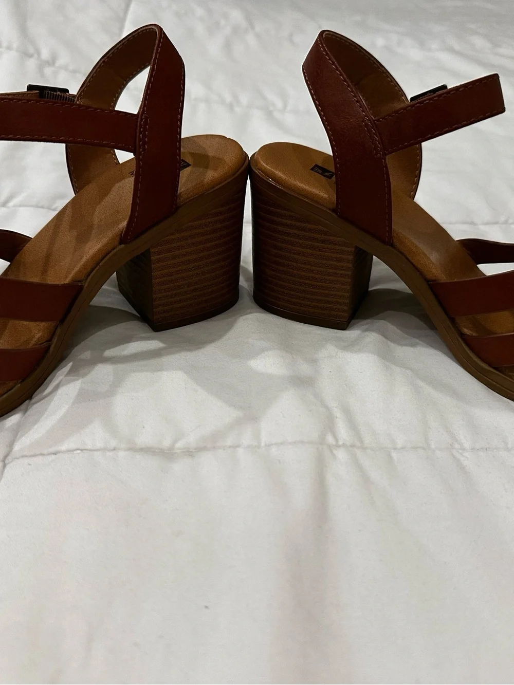 White Mountain Brown Strappy Faux Leather Sandals